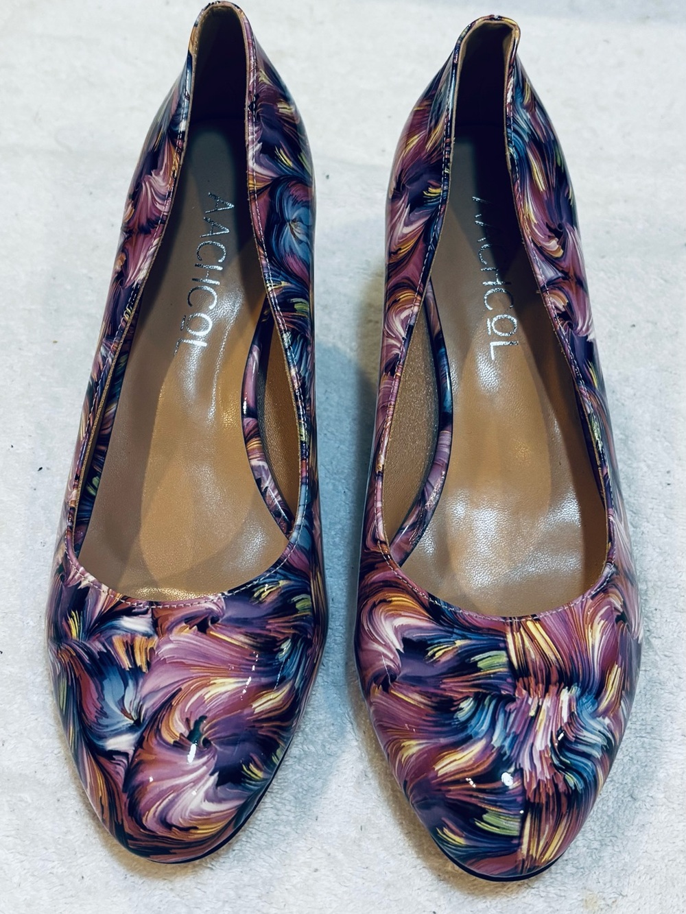 Brand New Stylish Heels By Aachcol - Size 10 - Heel Height 3 Inches - Box 85